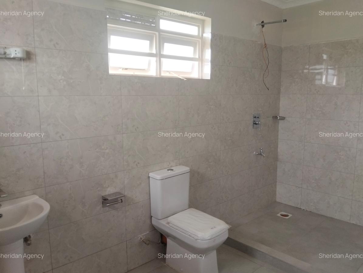 4 Bed Townhouse with En Suite at Croton Ridge - 7