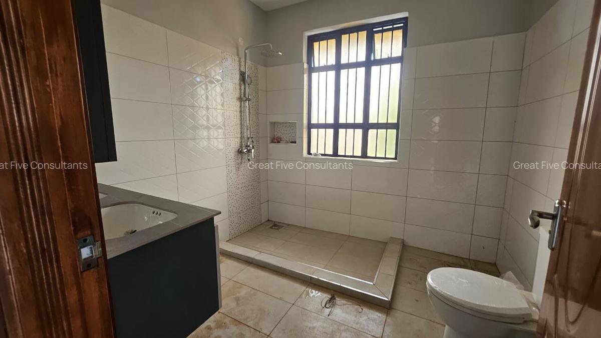 5 Bed Villa with En Suite in Kiambu Road - 10