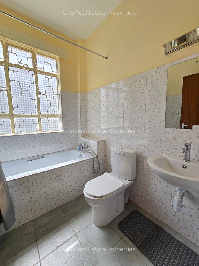 4 Bed House with En Suite in Runda - 10