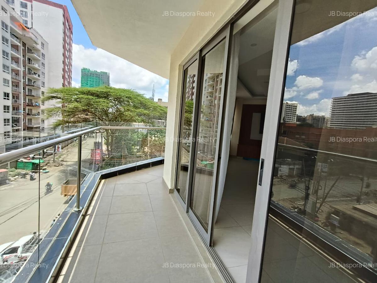 3 Bed Apartment with En Suite at Wood Avenue - 5
