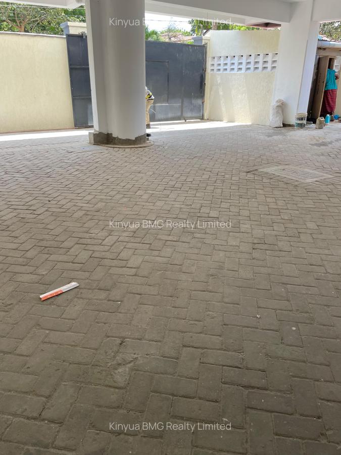 Serviced 2 Bed Apartment with En Suite in Nyali Area - 11