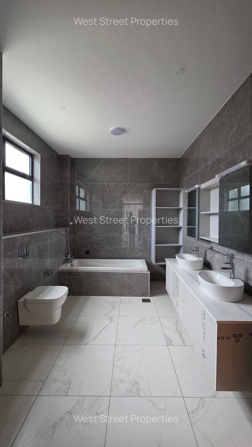 5 Bed Villa with En Suite at Lavington - 13