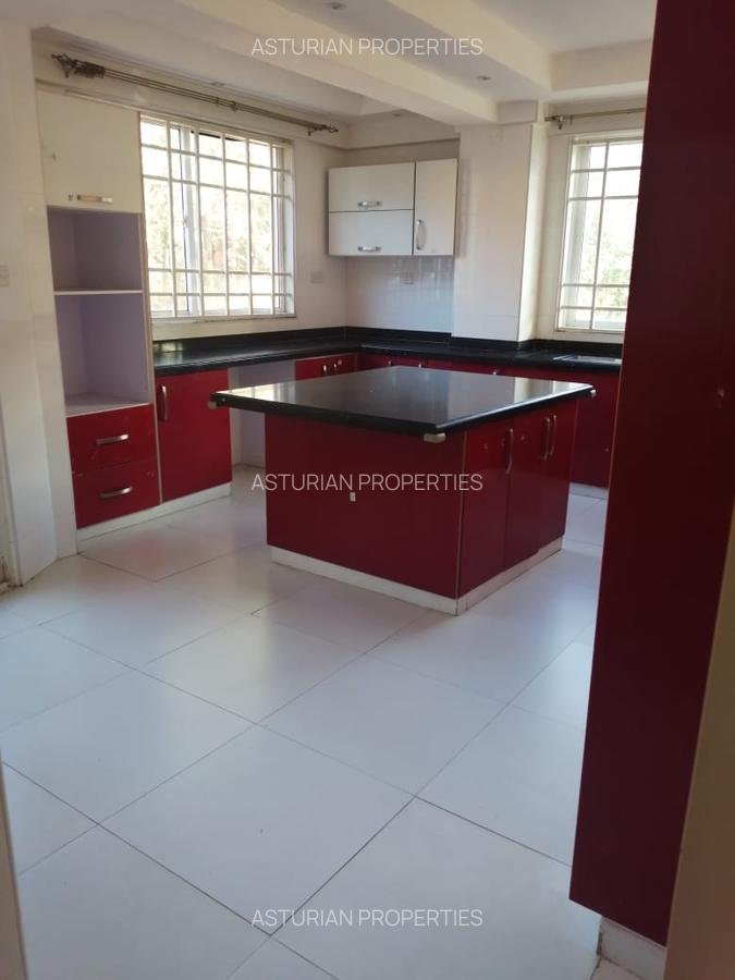 3 Bed Apartment with En Suite in Westlands Area - 11