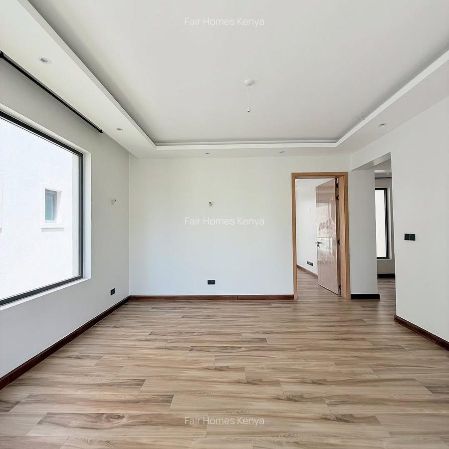 6 Bed Townhouse with En Suite at Lavington Green - 10