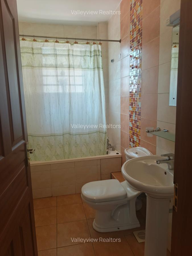 5 Bed Townhouse with En Suite at Lavington - 18