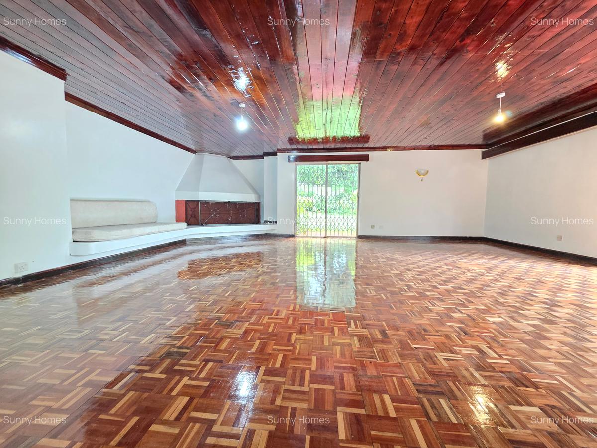 4 Bed House with En Suite at Lavington Green - 8