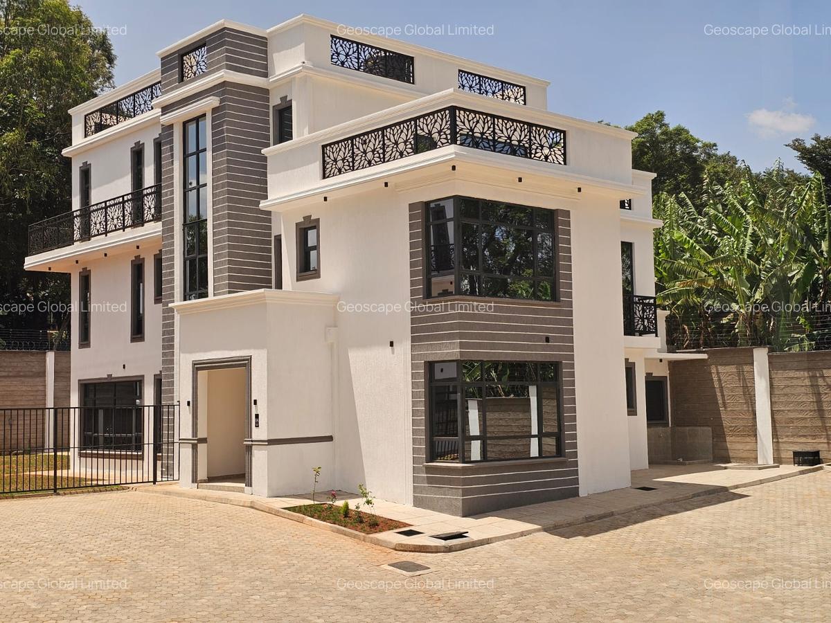 5 Bed House with En Suite in Lavington - 13