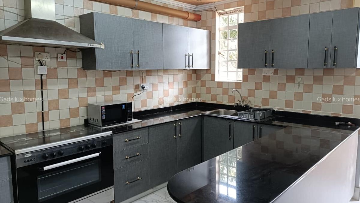 3 Bed Townhouse with En Suite at Runda - 18