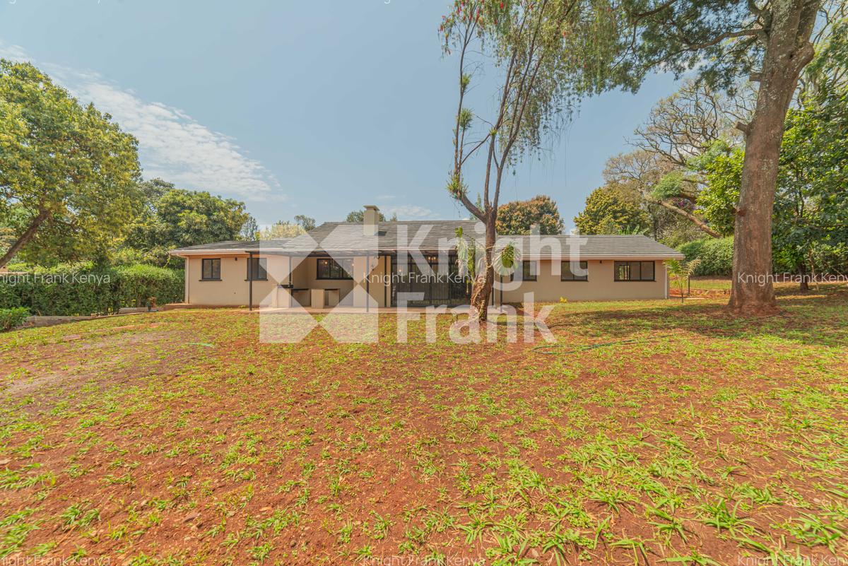 4 Bed House with En Suite at Loresho Crescent - 2