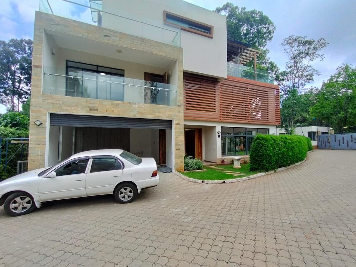 5 Bed Townhouse with En Suite in Lavington - 12