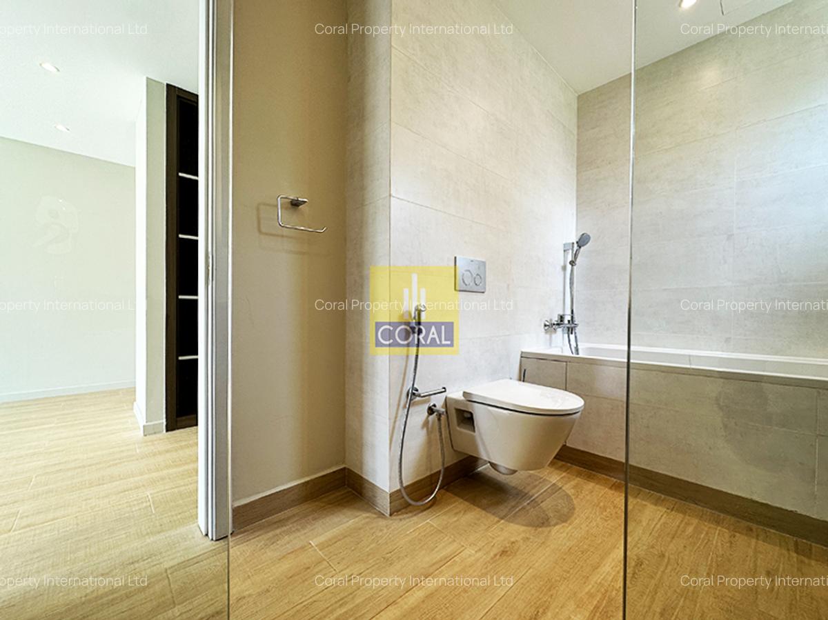 5 Bed Villa with En Suite in Kyuna - 8