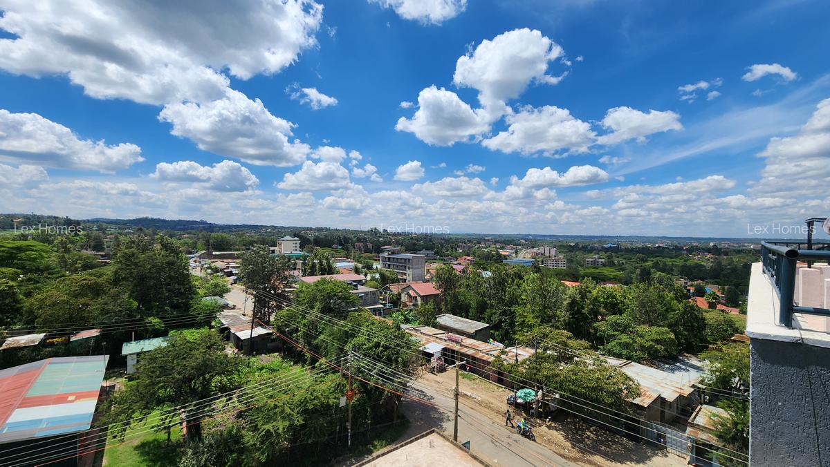 3 Bed House with En Suite at - 18