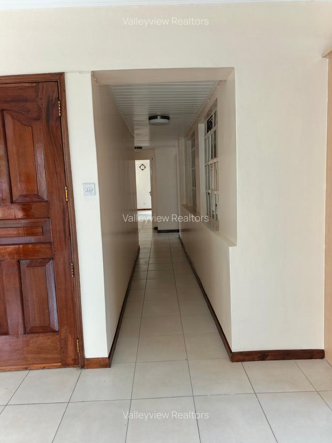 2 Bed House with En Suite at Lavington - 15