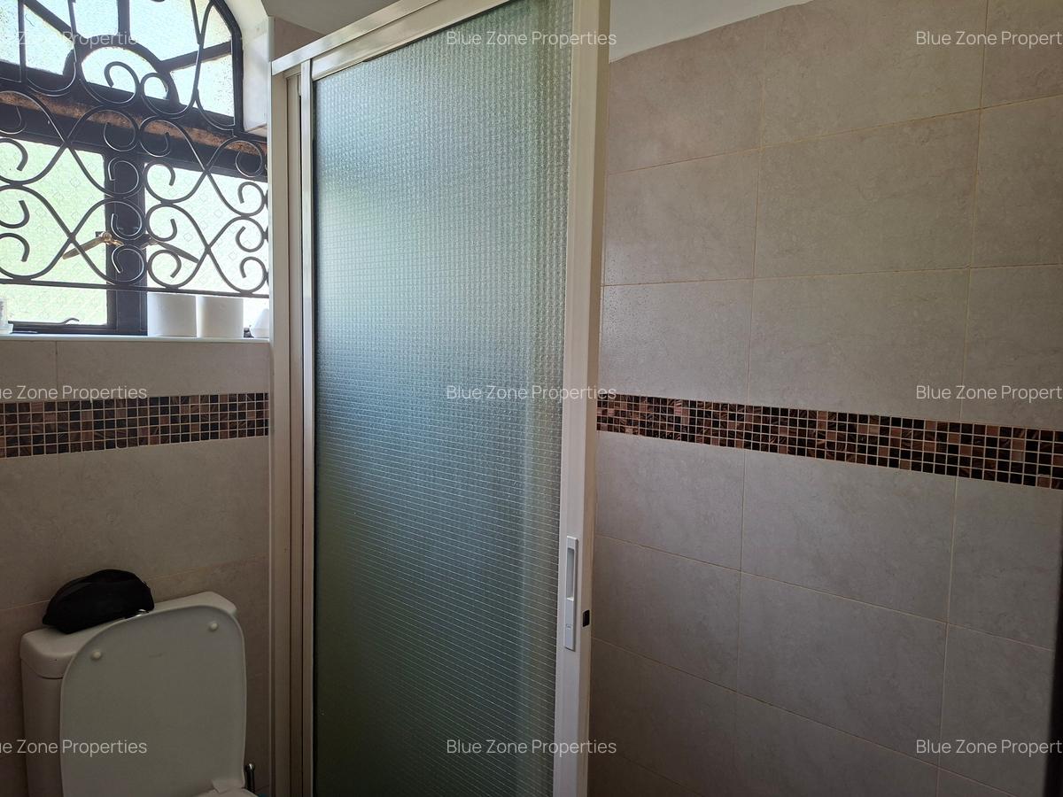 5 Bed Townhouse with En Suite at Ibis Crescent - 15