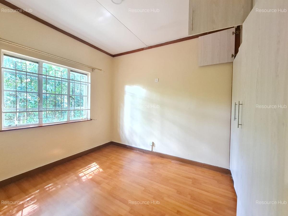 3 Bed House with En Suite at Bomas Area - 15
