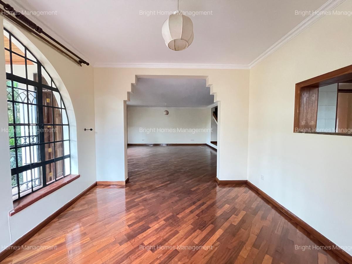 4 Bed Townhouse with En Suite in Lavington - 6