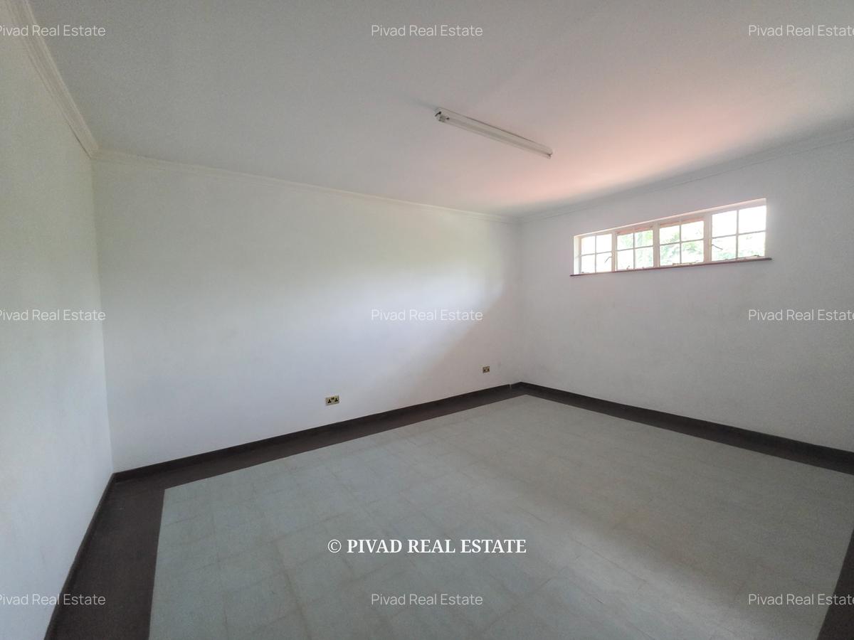5 Bed House with Garden in Runda - 3