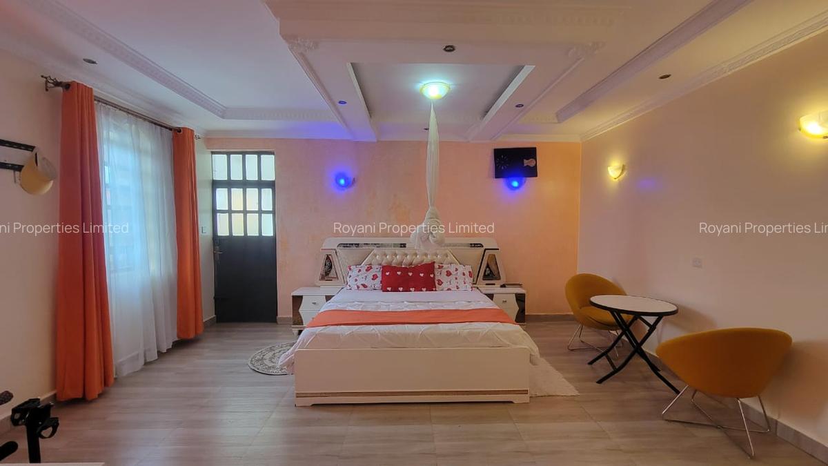 5 Bed House with En Suite in Kamakis - 12