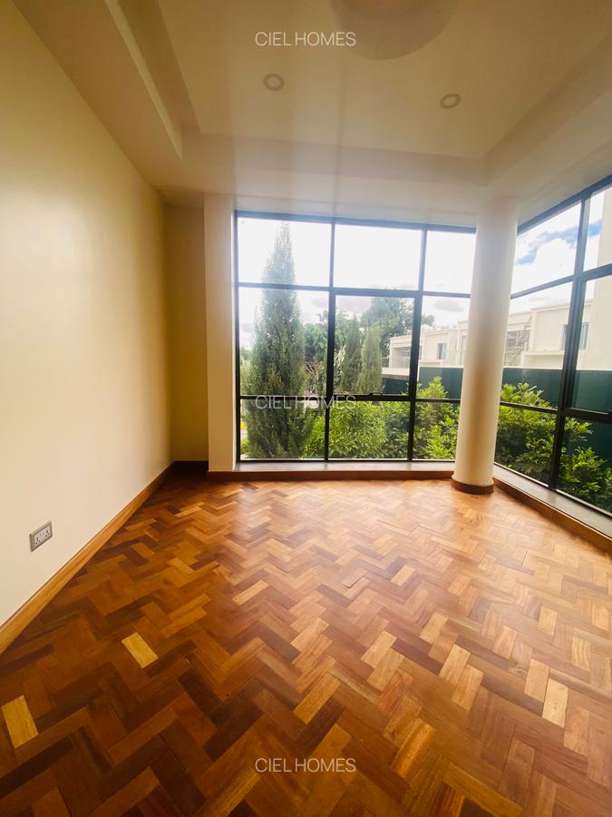 5 Bed Townhouse with En Suite in Lavington - 15