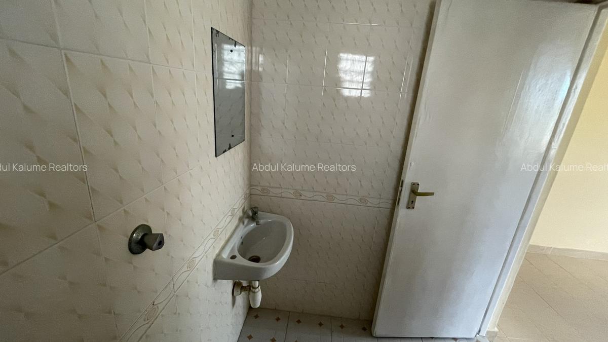 2 Bed House with En Suite at Bamburi - 18