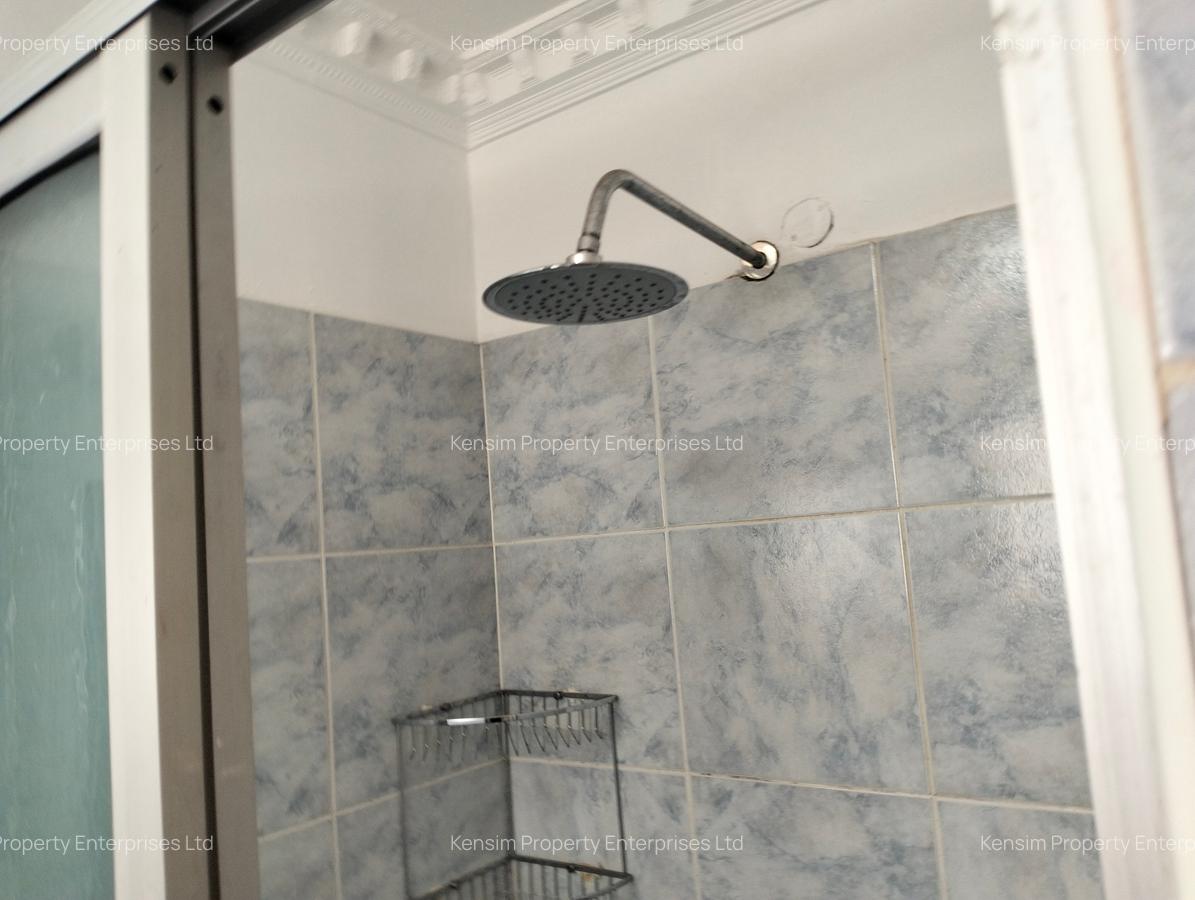 5 Bed Townhouse with En Suite in Lavington - 19