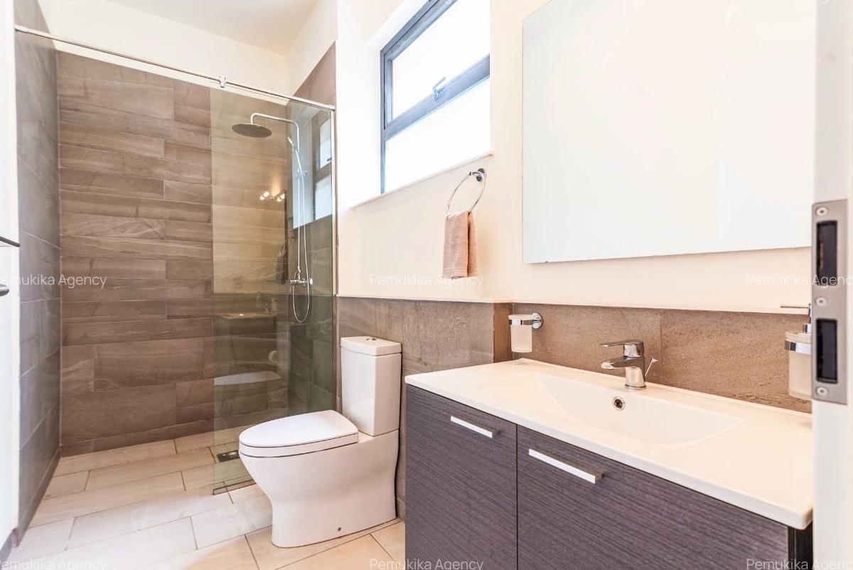 3 Bed Apartment with En Suite in Riverside - 9