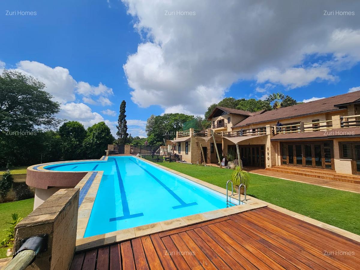 5 Bed Townhouse with En Suite in Lavington - 1