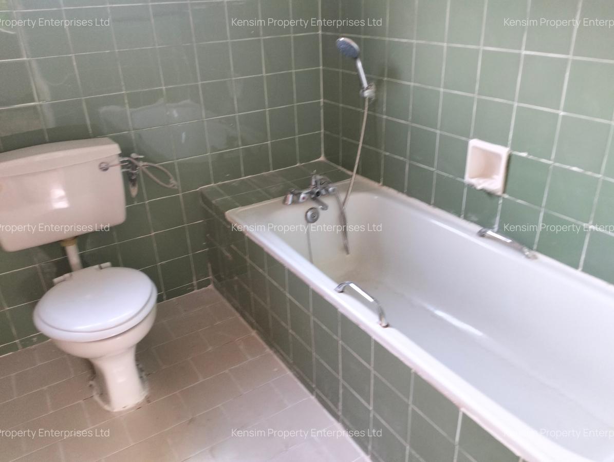 4 Bed Townhouse with En Suite in Lavington - 6