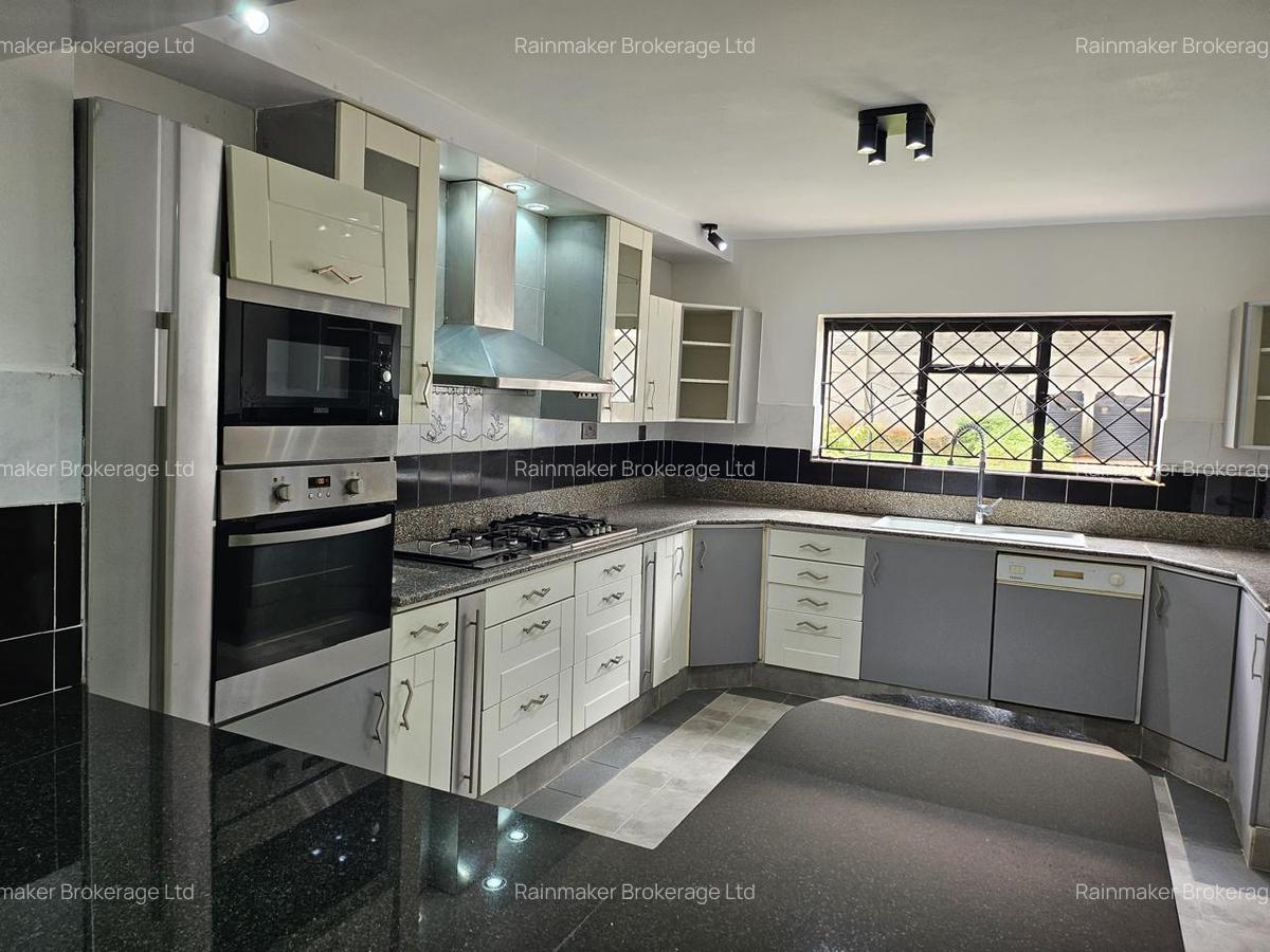 4 Bed Townhouse with En Suite in Runda - 2