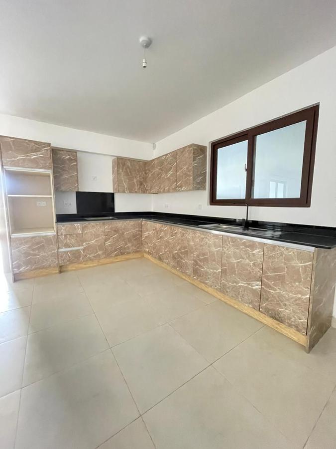 2 Bed Apartment with En Suite in Westlands Area - 4