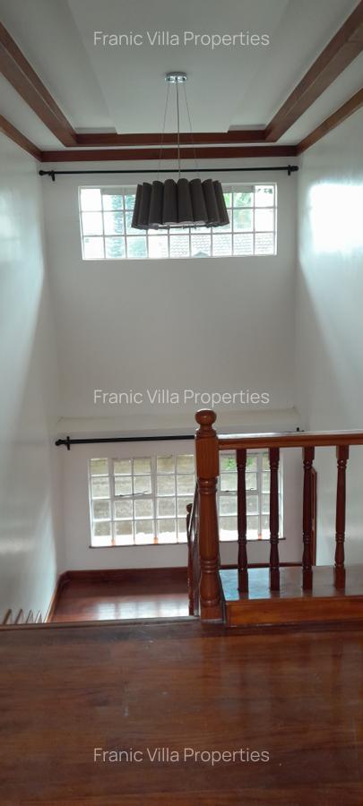3 Bed House with En Suite at Nyari - 2