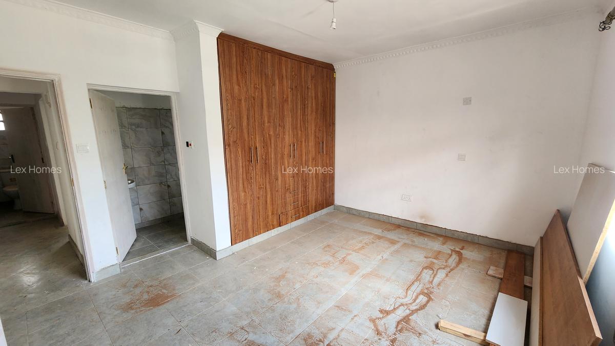 3 Bed House with En Suite at Rimpa Road - 13