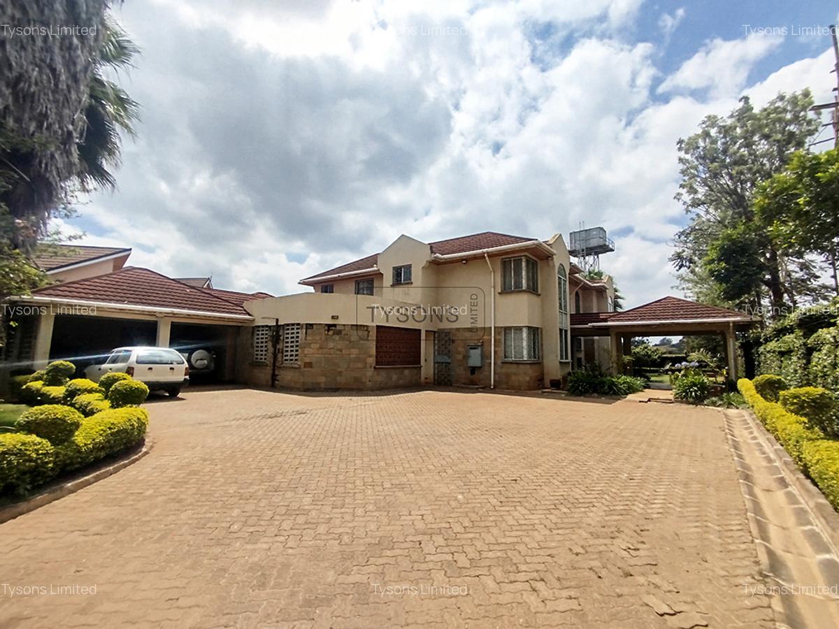 4 Bed House with En Suite at 5 Acre Close - 2