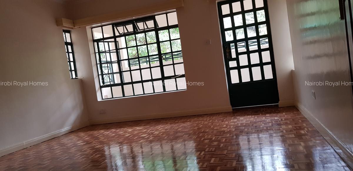 6 Bed House with En Suite at Lavington Road - 18