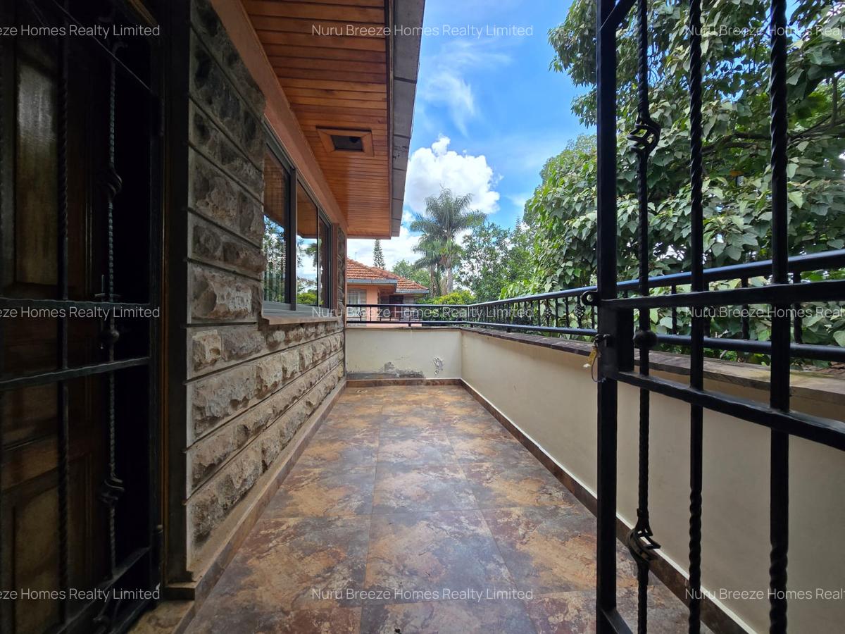 4 Bed House with En Suite in Runda - 12