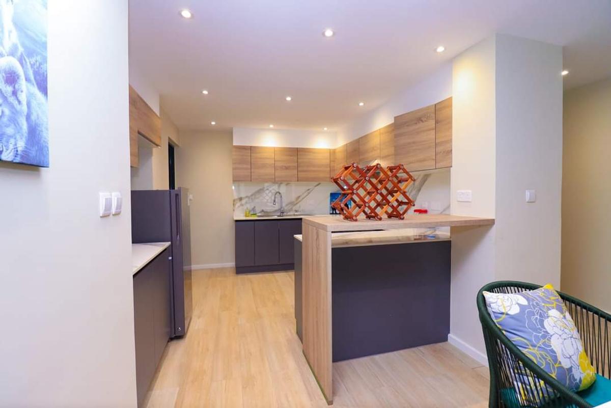 Serviced 2 Bed Apartment with En Suite at Riverside - 14