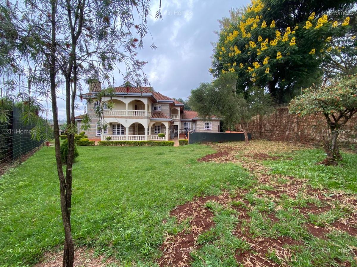 5 Bed Townhouse with En Suite in Nyari - 1