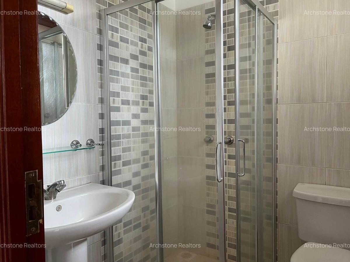 4 Bed Townhouse with En Suite in Rosslyn - 10