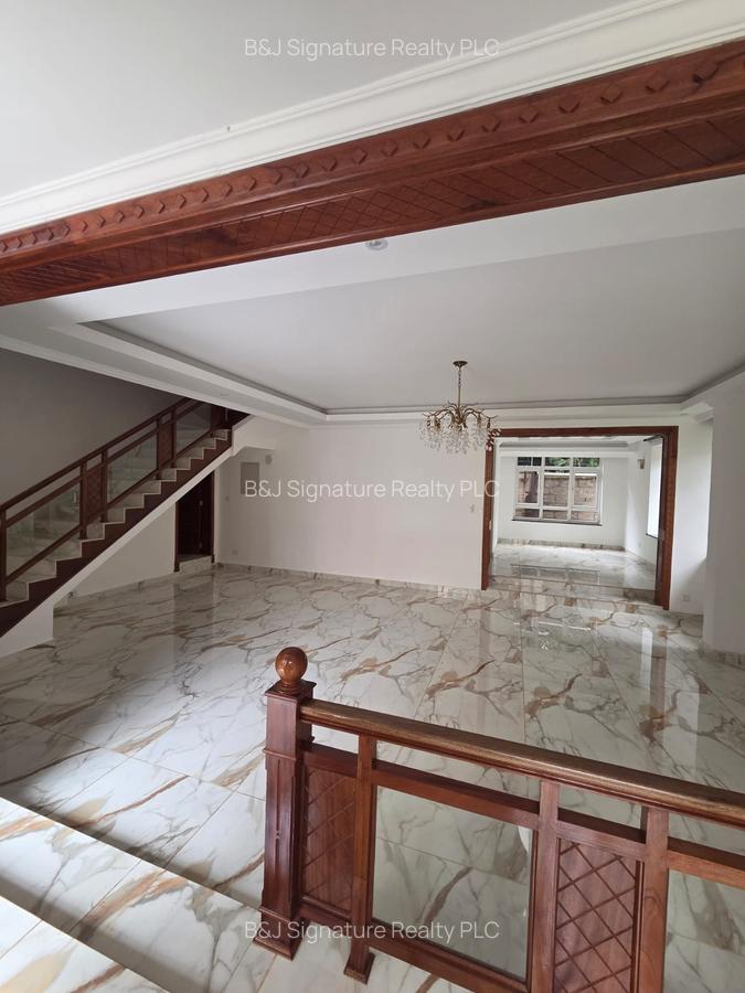 5 Bed Townhouse with En Suite in Lavington - 18
