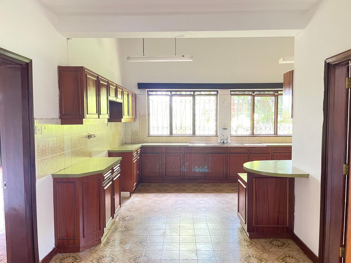 6 Bed House with En Suite in Westlands Area - 9