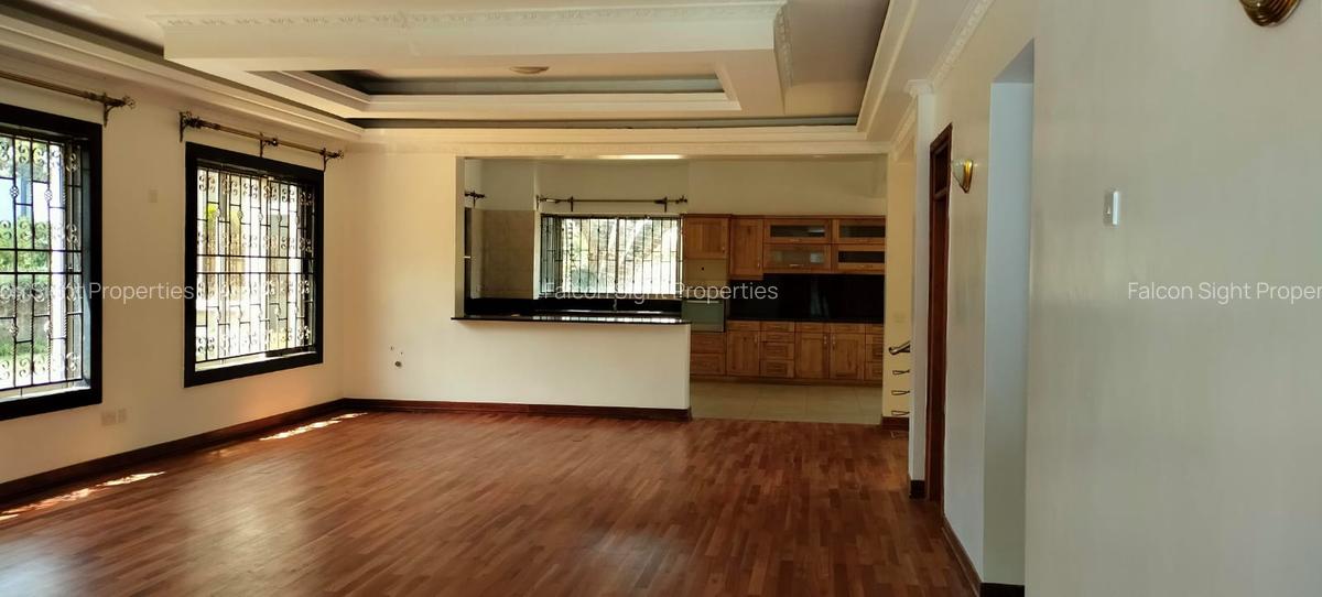 5 Bed Townhouse with Garden at Easy Access To Peponi Road - 14