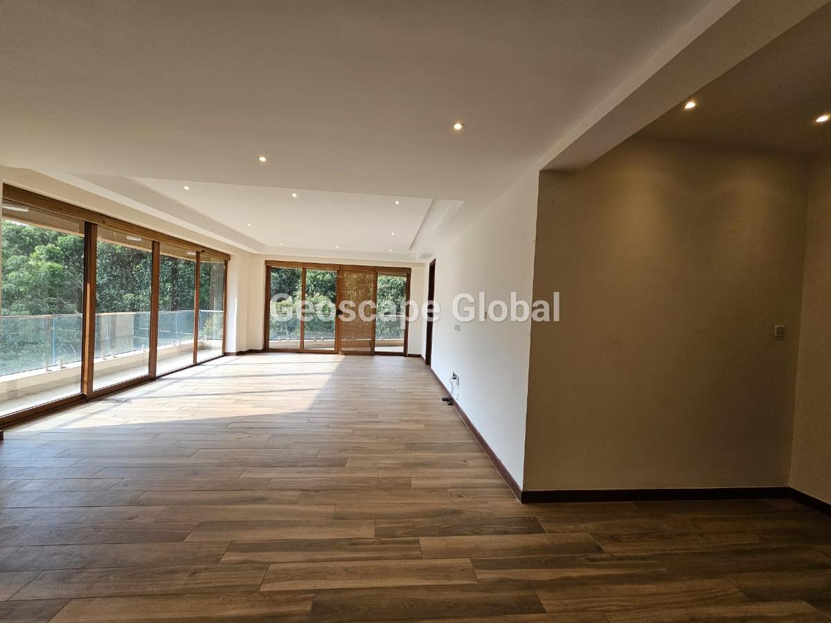 3 Bed Apartment with En Suite in Spring Valley - 2