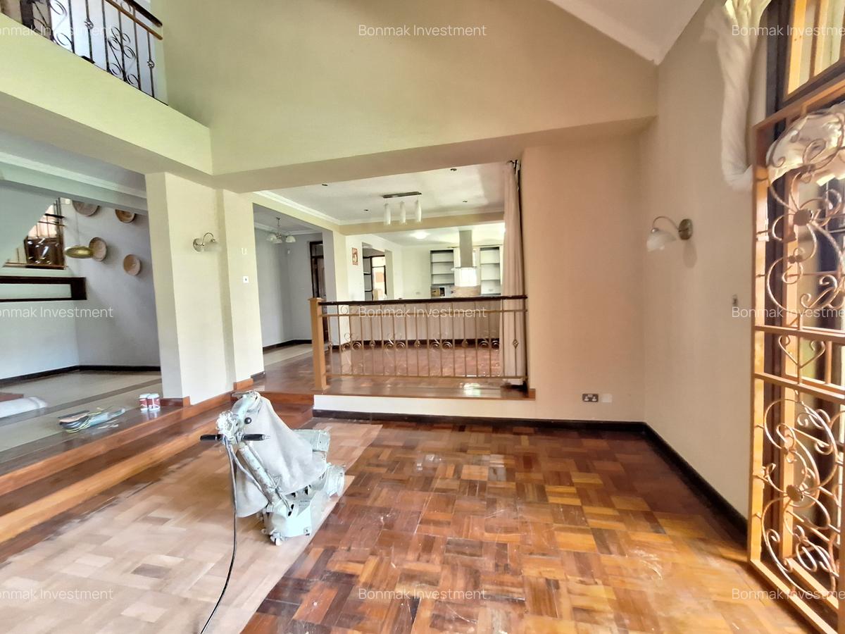 4 Bed Townhouse with En Suite at Rossylin Lone Tree - 14