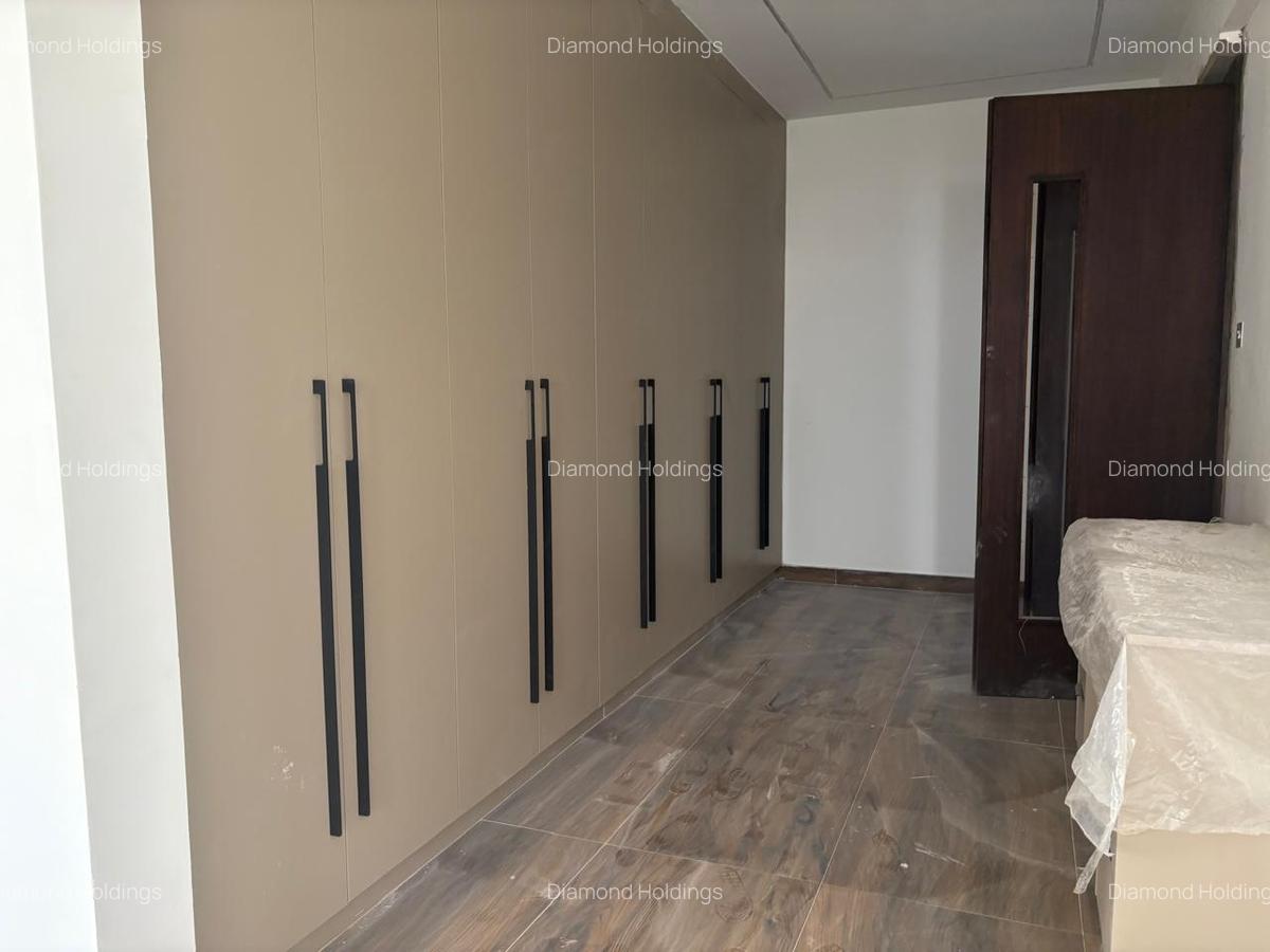 2 Bed Apartment with En Suite at Brookside - 5