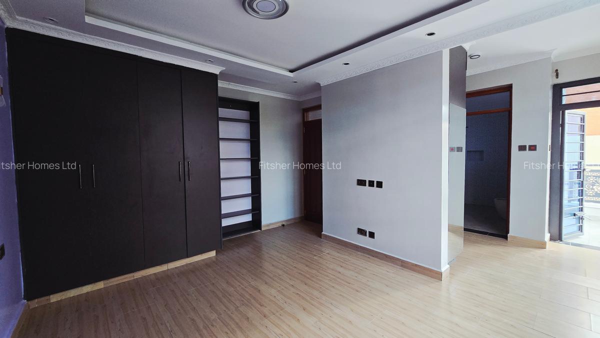 4 Bed House in Membley - 5