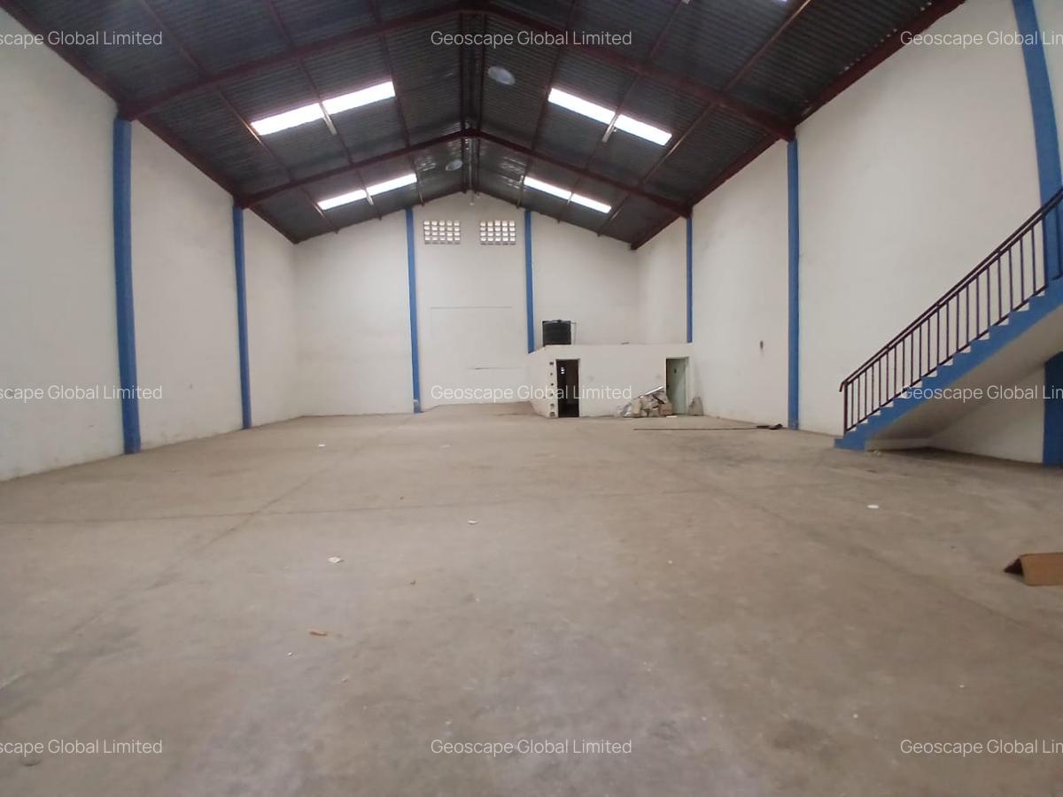 5,700 ft² Warehouse with Backup Generator in Industrial Area - 1