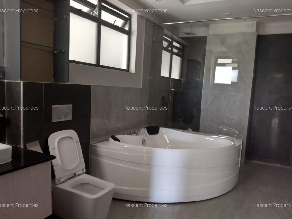 3 Bed Apartment with En Suite in Riverside - 18