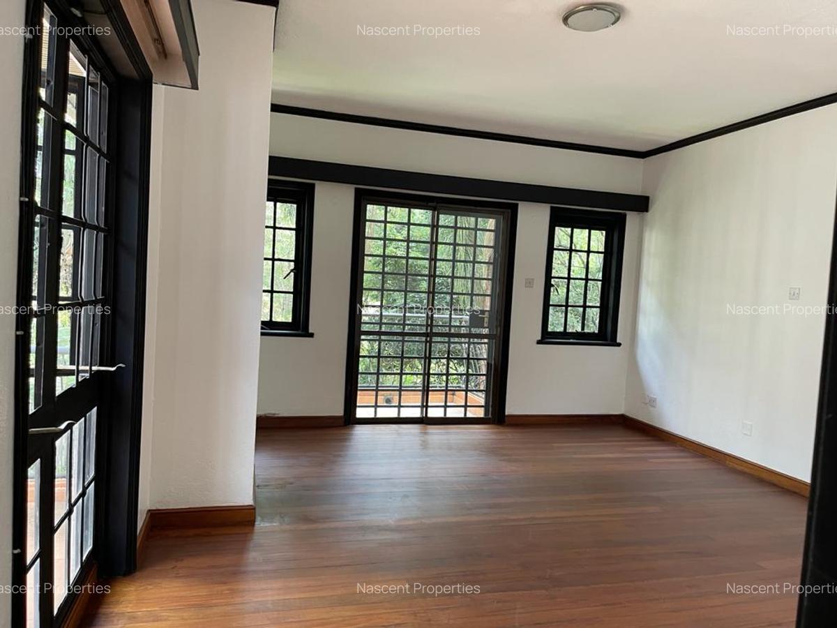 4 Bed House with En Suite in Riverside - 20