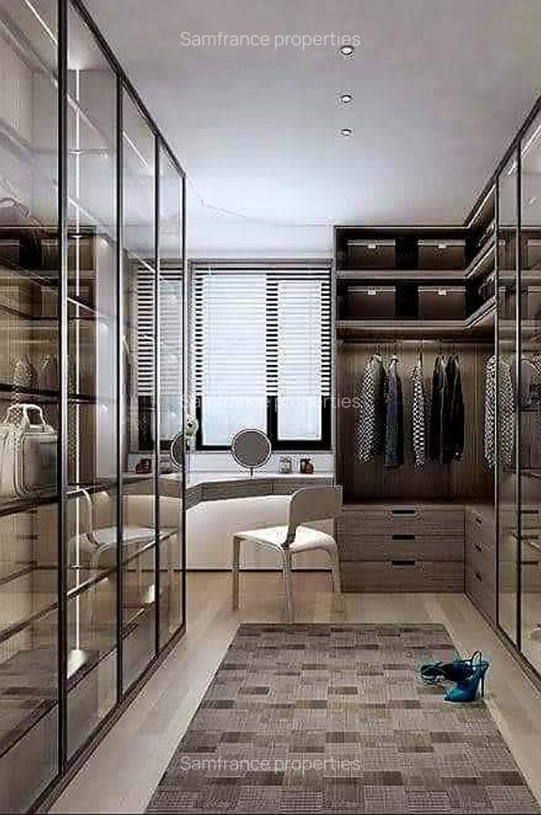 Serviced 2 Bed Apartment with En Suite at Links Road - 13