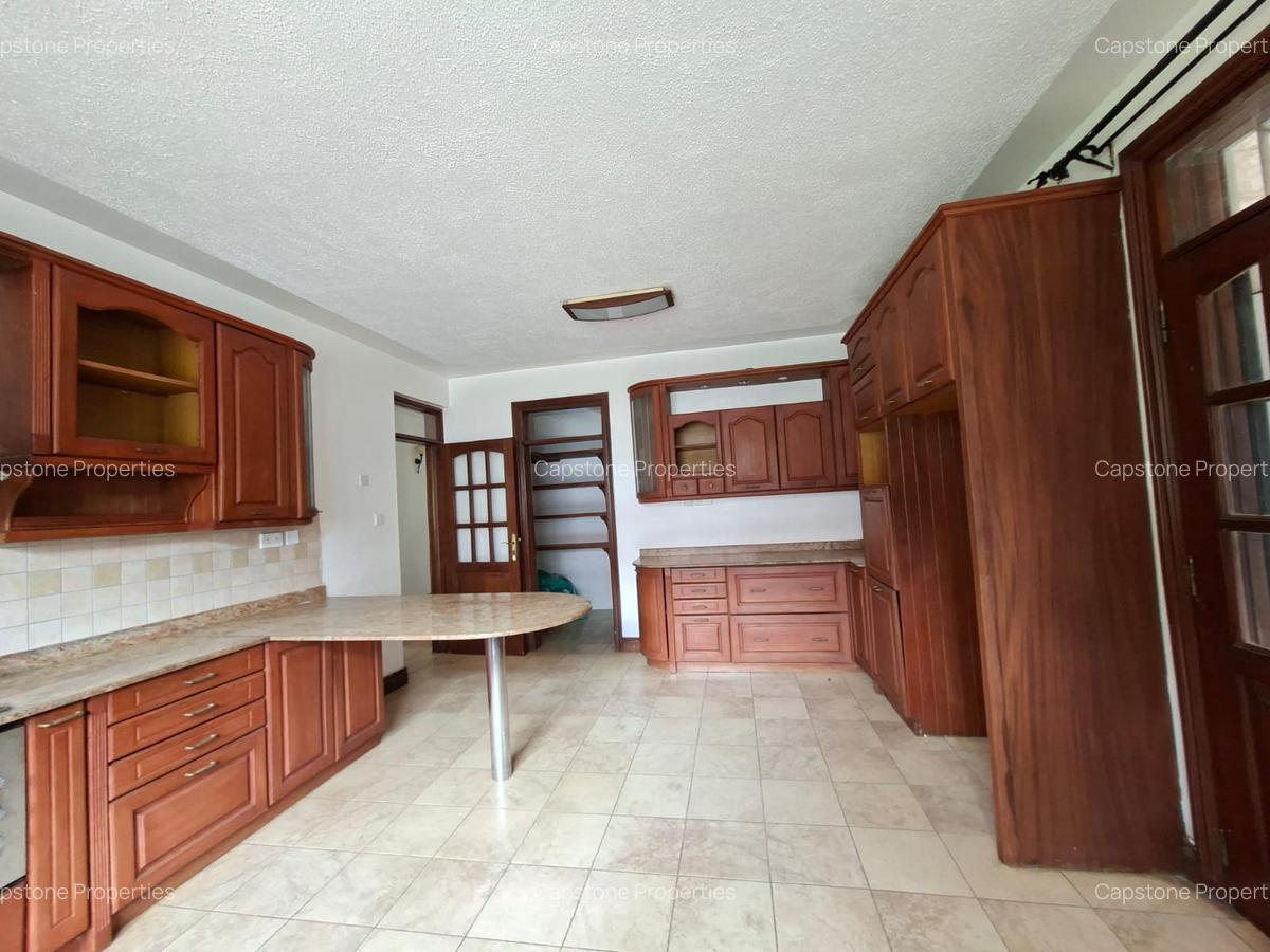 5 Bed House with En Suite in Runda - 7